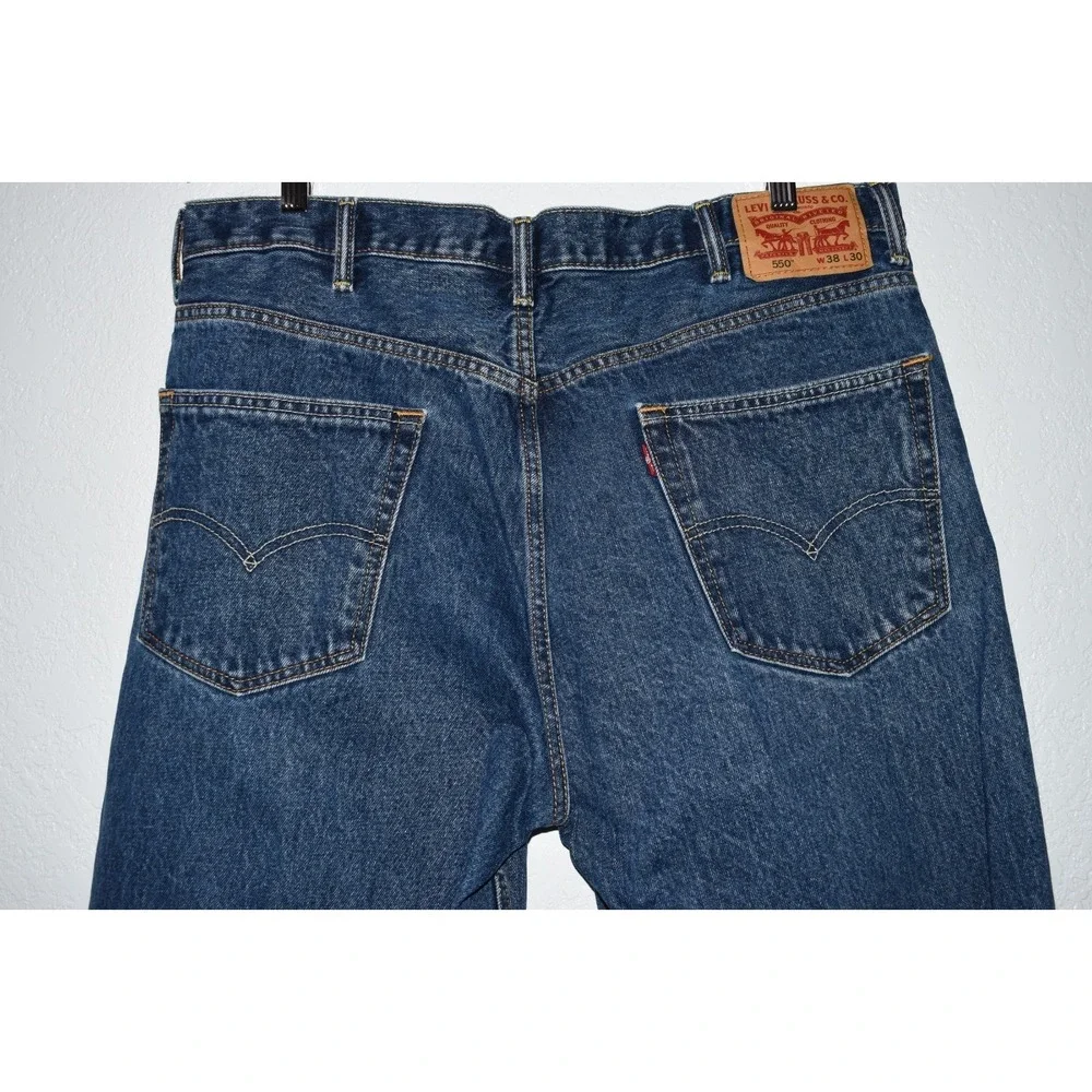 Levis 550 Mens 38x30 Relaxed Fit Blue Jeans 100% Cotton Medium Wash‎ 5-Pocket